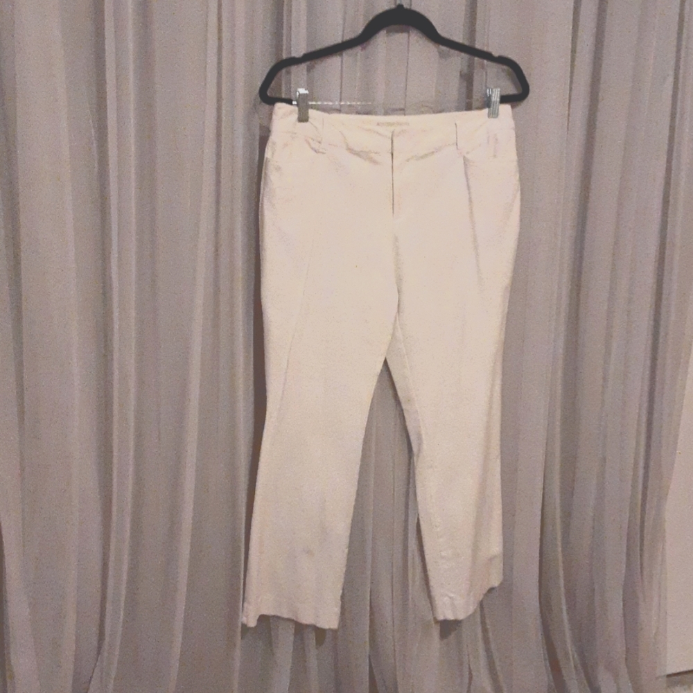 St John Bay white pants